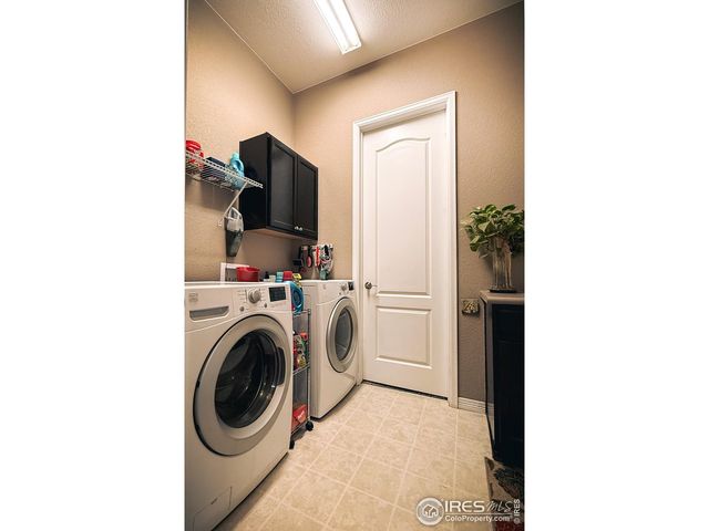 2083 Vineyard Dr, Windsor, CO 80550