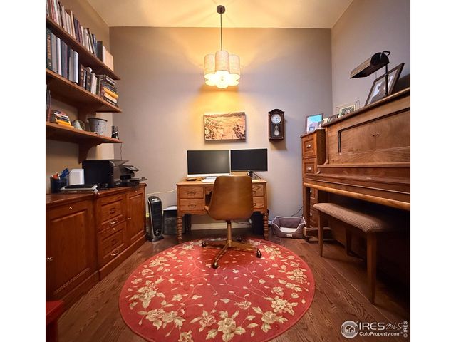 2083 Vineyard Dr, Windsor, CO 80550