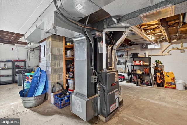 34 GIRARD AVE, Lancaster, PA 17603