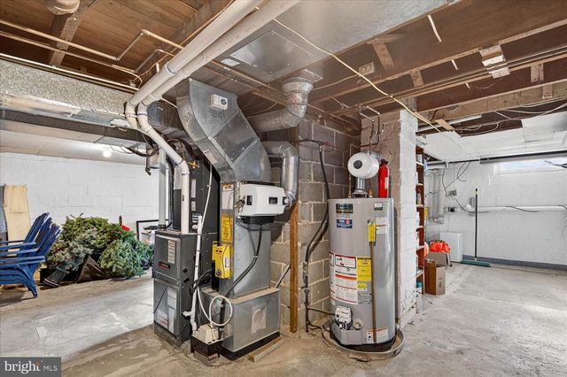 34 GIRARD AVE, Lancaster, PA 17603