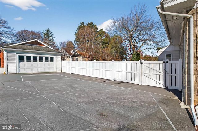 34 GIRARD AVE, Lancaster, PA 17603