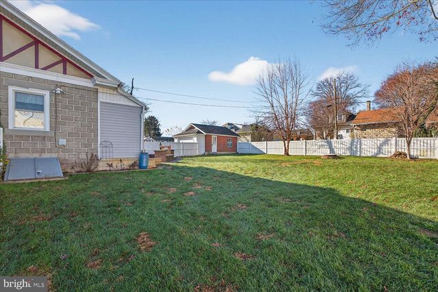 34 GIRARD AVE, Lancaster, PA 17603