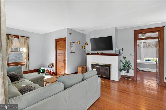 34 GIRARD AVE, Lancaster, PA 17603