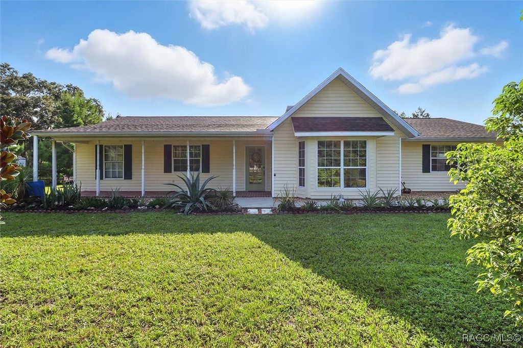 10299 N War Horse Point, Crystal River, FL 34428