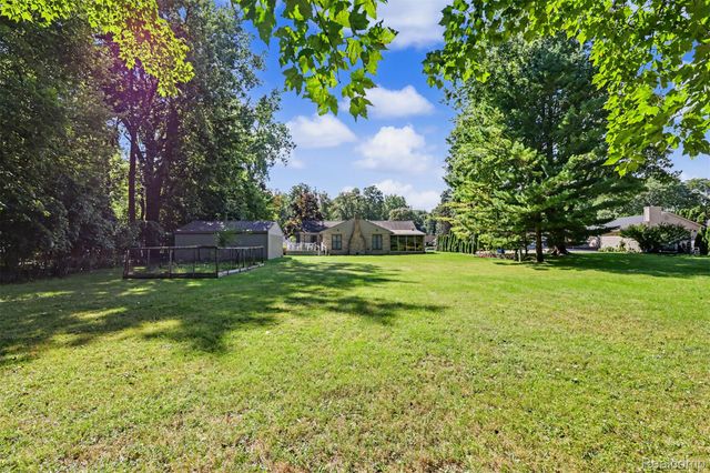 31550 6 Mile Road, Livonia, MI 48152