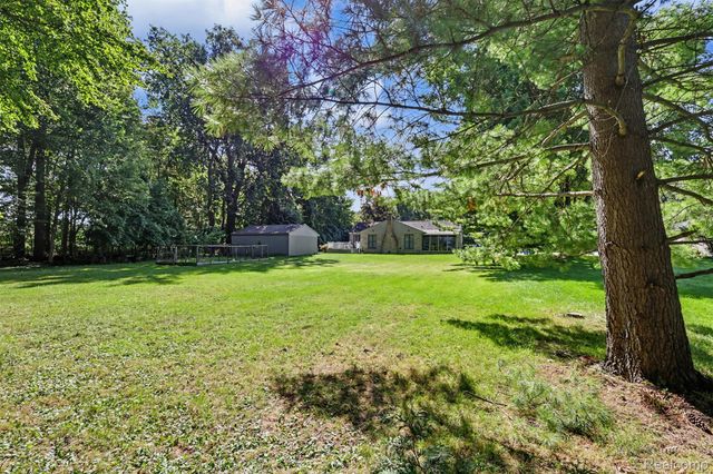 31550 6 Mile Road, Livonia, MI 48152
