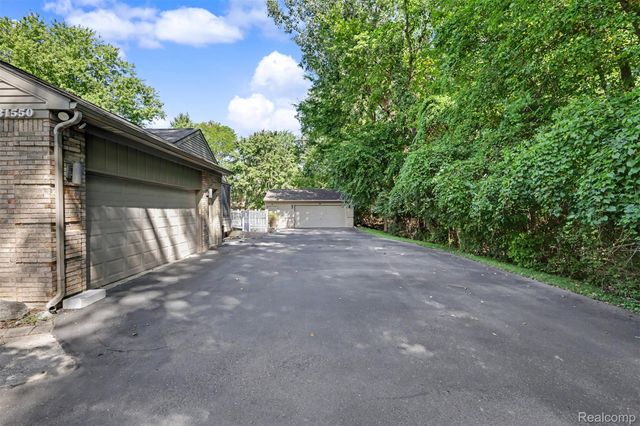 31550 6 Mile Road, Livonia, MI 48152