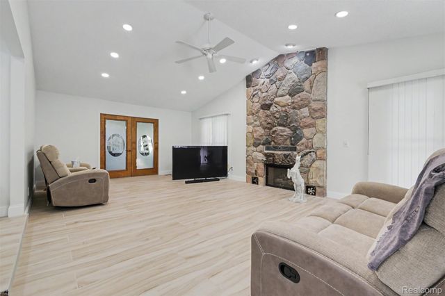 31550 6 Mile Road, Livonia, MI 48152