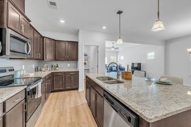 6737 Walsham Dr, Smyrna, TN 37167