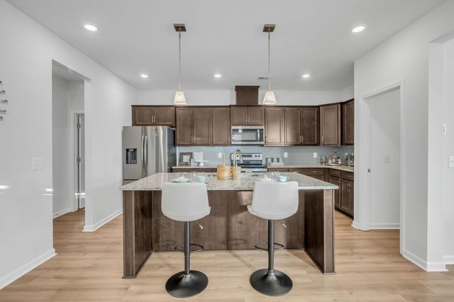 6737 Walsham Dr, Smyrna, TN 37167