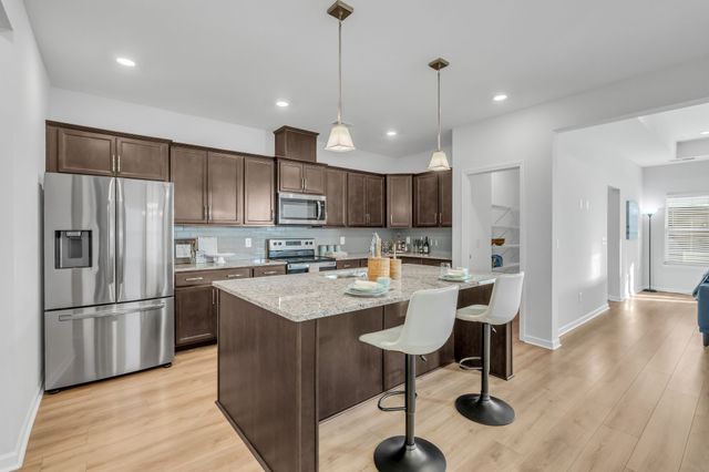 6737 Walsham Dr, Smyrna, TN 37167