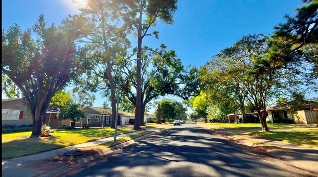 5106 De Lange Lane, Houston, TX 77092