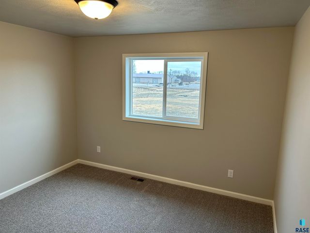901 Estate St Street, Harrisburg, SD 57032