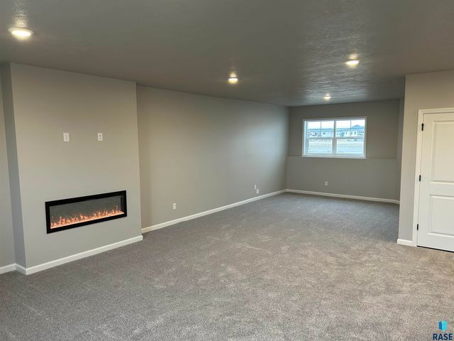 901 Estate St Street, Harrisburg, SD 57032