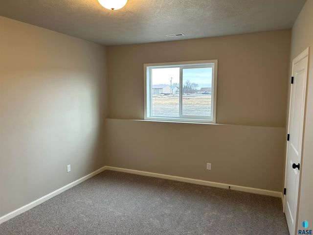 901 Estate St Street, Harrisburg, SD 57032