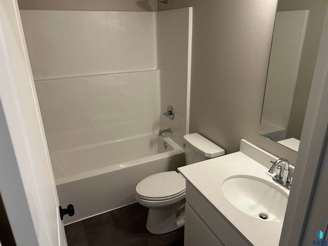 901 Estate St Street, Harrisburg, SD 57032
