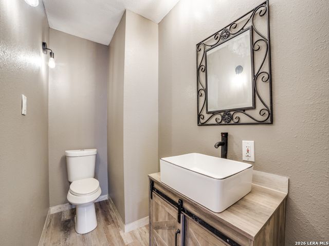 6953 Von Ormy Rd, Von Ormy, TX 78073