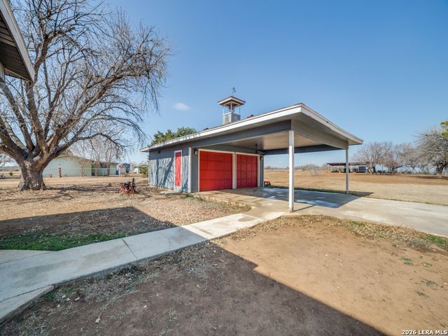 6953 Von Ormy Rd, Von Ormy, TX 78073