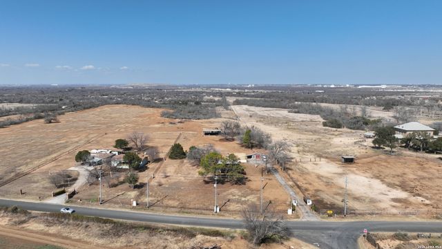 6953 Von Ormy Rd, Von Ormy, TX 78073