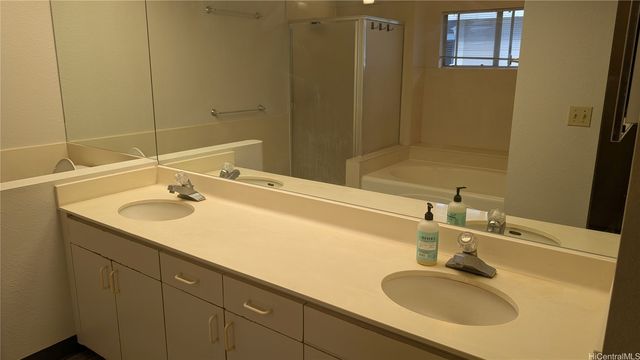 94-1014 Heahea Street, Waipahu, HI 96797