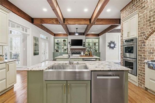 200 Pembrook Place, Roswell, GA 30075