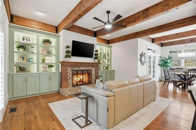 200 Pembrook Place, Roswell, GA 30075