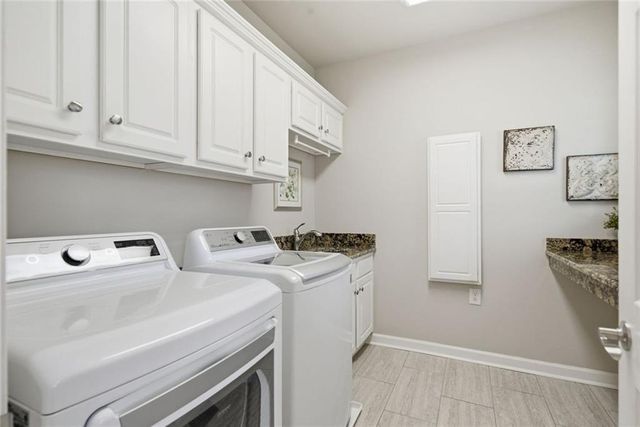 200 Pembrook Place, Roswell, GA 30075