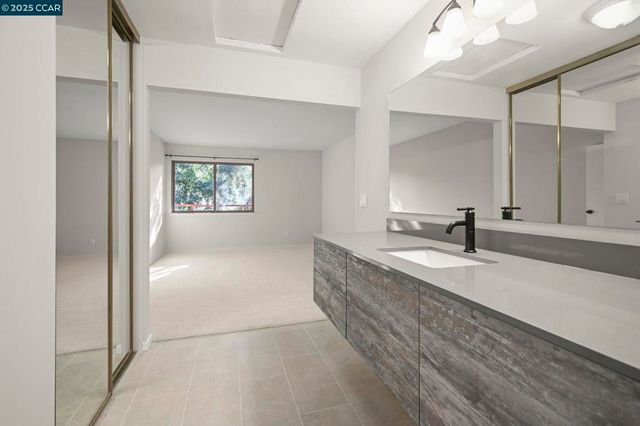 5095 Valley Crest Dr 308, Concord, CA 94521