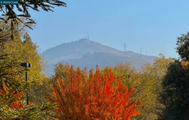 5095 Valley Crest Dr 308, Concord, CA 94521