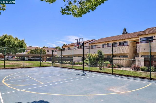 5095 Valley Crest Dr 308, Concord, CA 94521