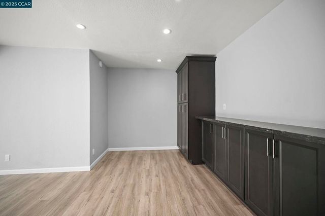 5095 Valley Crest Dr 308, Concord, CA 94521