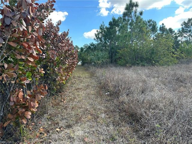 35XX Everglades BLVD N, Naples, FL 34120