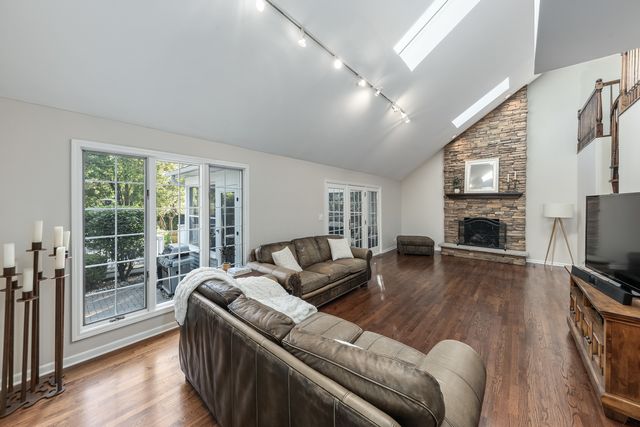 1177 Kenilworth Circle, Naperville, IL 60540