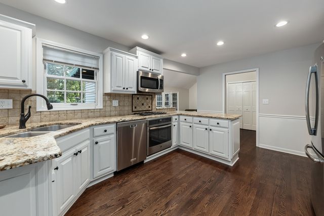 1177 Kenilworth Circle, Naperville, IL 60540