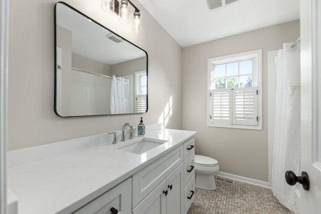 1177 Kenilworth Circle, Naperville, IL 60540