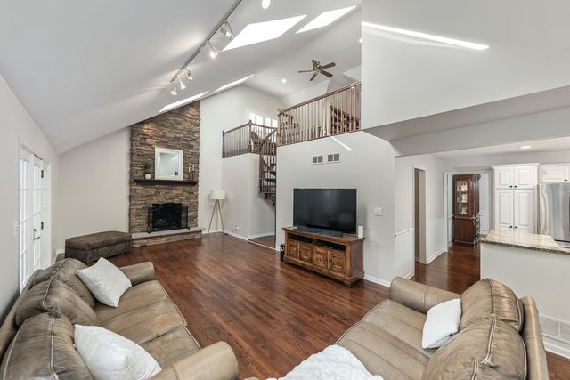 1177 Kenilworth Circle, Naperville, IL 60540