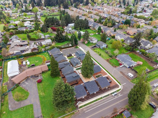 12252 Meadowlawn Dr, Oregon City, OR 97045