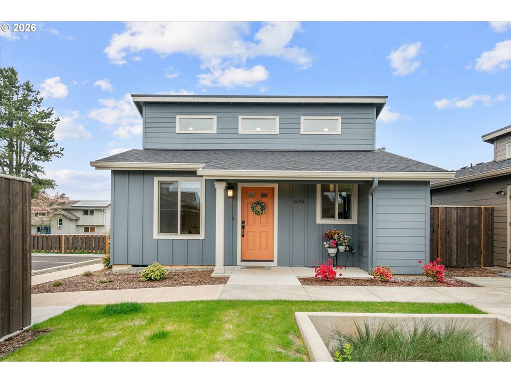 12252 Meadowlawn Dr, Oregon City, OR 97045