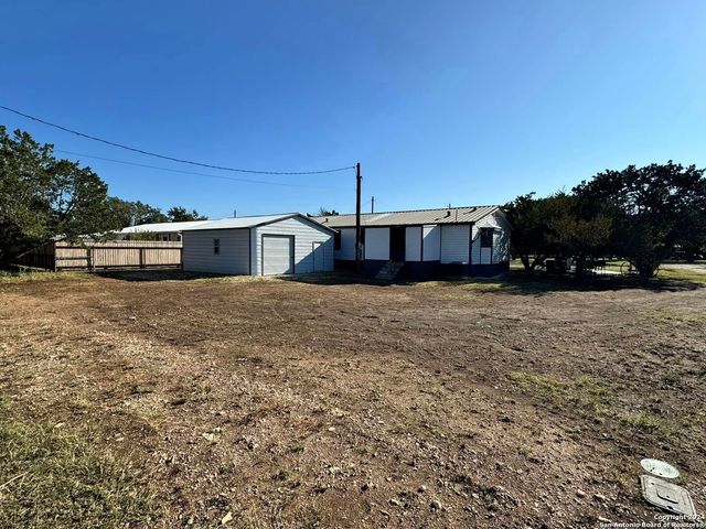 464 Jim Davis Place, Leakey, TX 78873