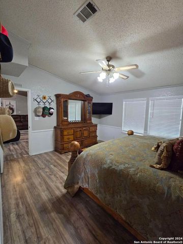 464 Jim Davis Place, Leakey, TX 78873