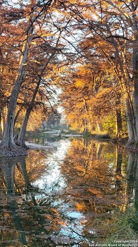 464 Jim Davis Place, Leakey, TX 78873