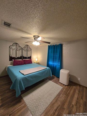 464 Jim Davis Place, Leakey, TX 78873