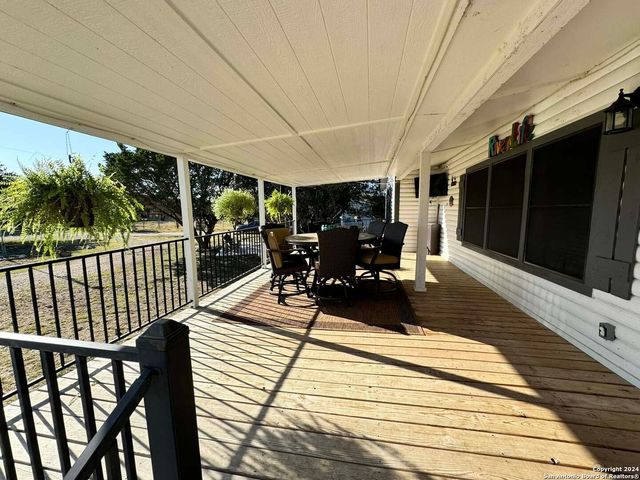 464 Jim Davis Place, Leakey, TX 78873