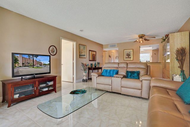 14671 Bonaire Boulevard 306, Delray Beach, FL 33446