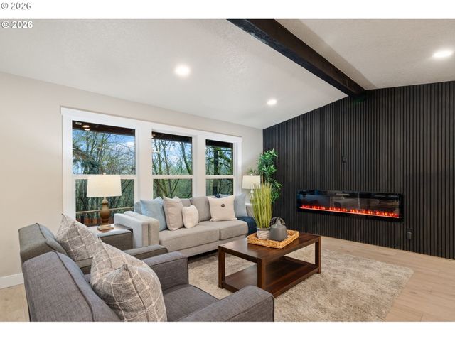 22420 S PARROT CREEK Rd, Oregon City, OR 97045