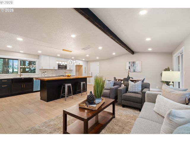 22420 S PARROT CREEK Rd, Oregon City, OR 97045