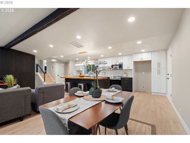 22420 S PARROT CREEK Rd, Oregon City, OR 97045