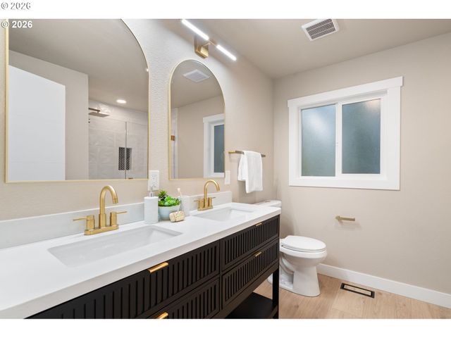 22420 S PARROT CREEK Rd, Oregon City, OR 97045