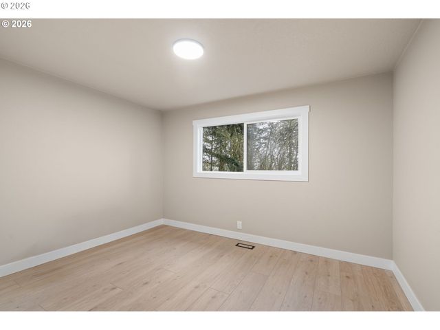 22420 S PARROT CREEK Rd, Oregon City, OR 97045