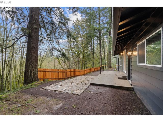 22420 S PARROT CREEK Rd, Oregon City, OR 97045